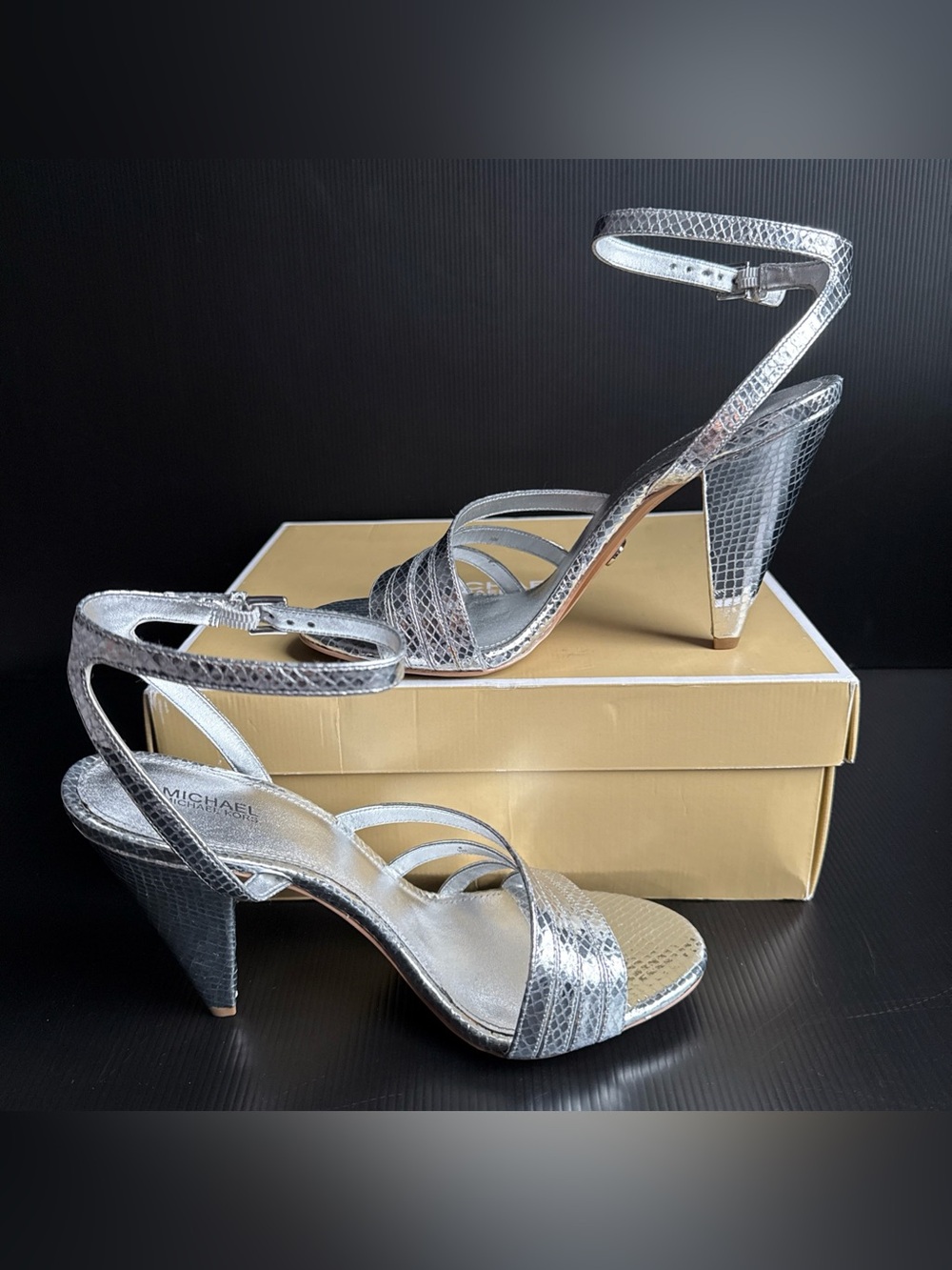 NIB Michael Kors Silver Leather Kimmy Strappy Sandal Heels Women’s Size 9.5